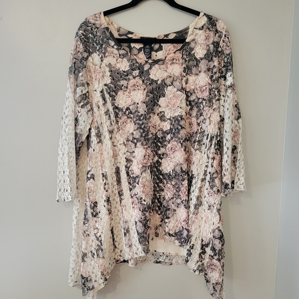 Brittany Black Plus Size Vintage Cream Floral Drapey Lace Lined Top. Y2k Size 1X